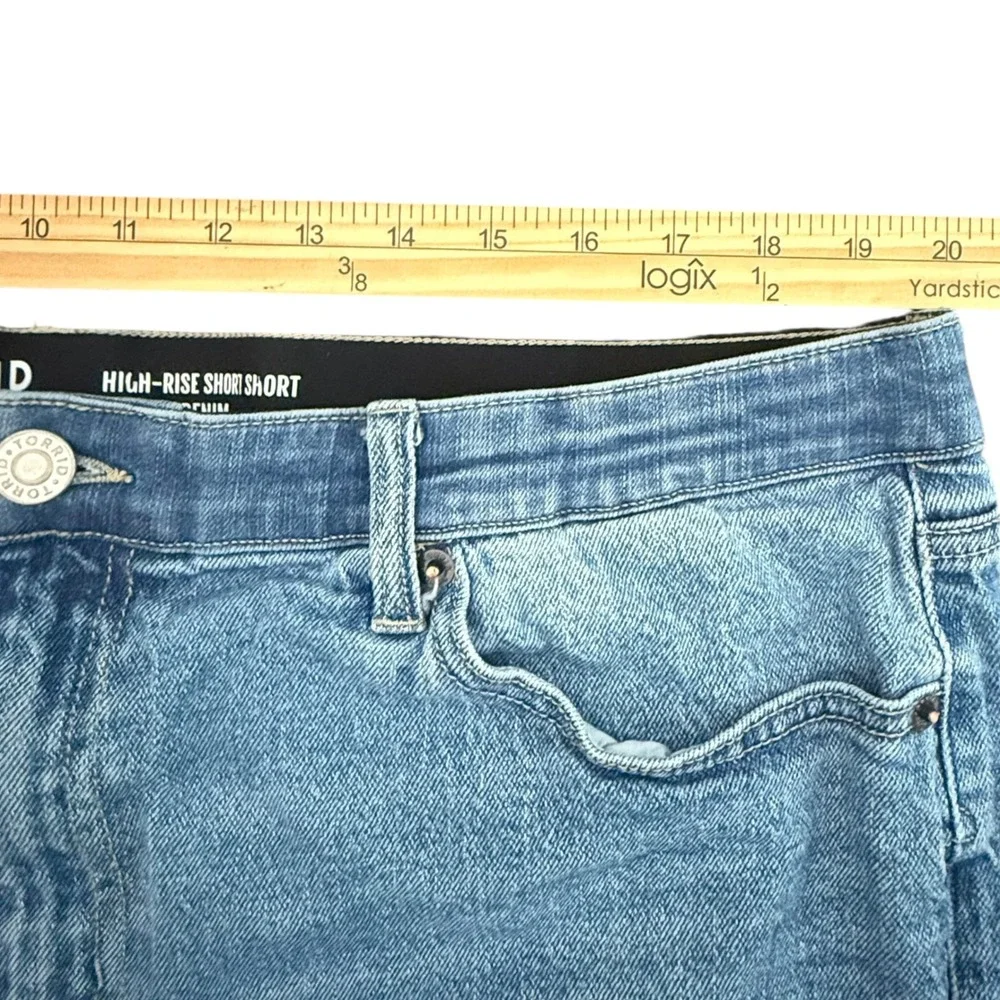 Torrid Plus Size 20 High Rise‎ Denim Shorts Distressed Frayed Cutoff Boho Grunge